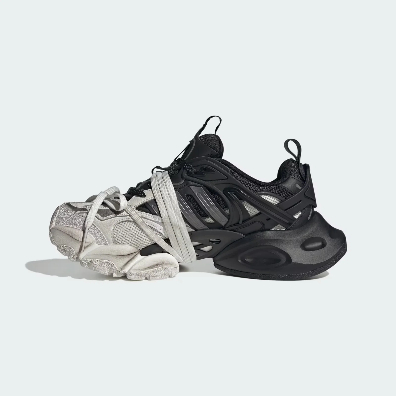 JR0861_Adidas_XLG_Runner_Deluxe_White_Black_3.jpg