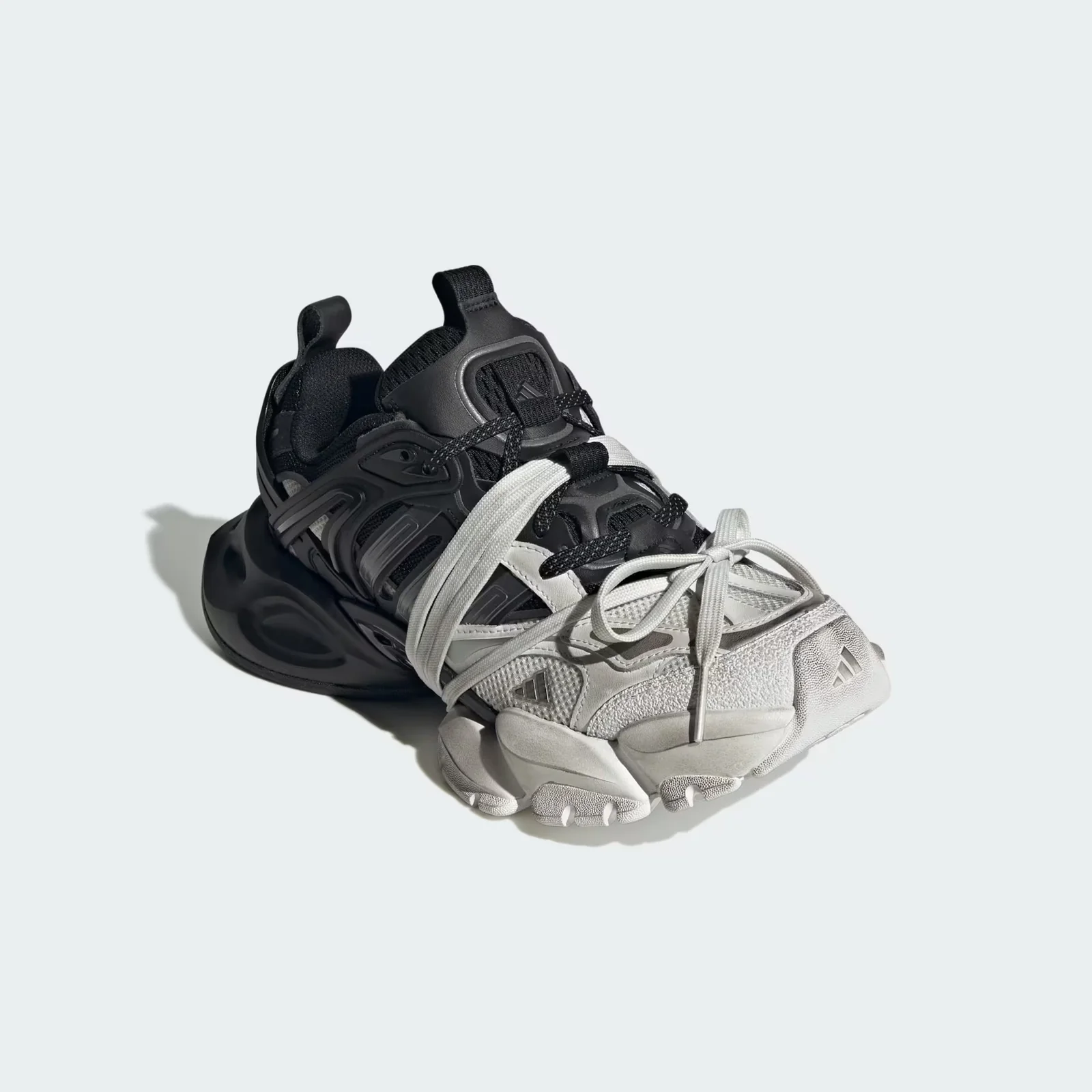 JR0861_Adidas_XLG_Runner_Deluxe_White_Black_5.jpg